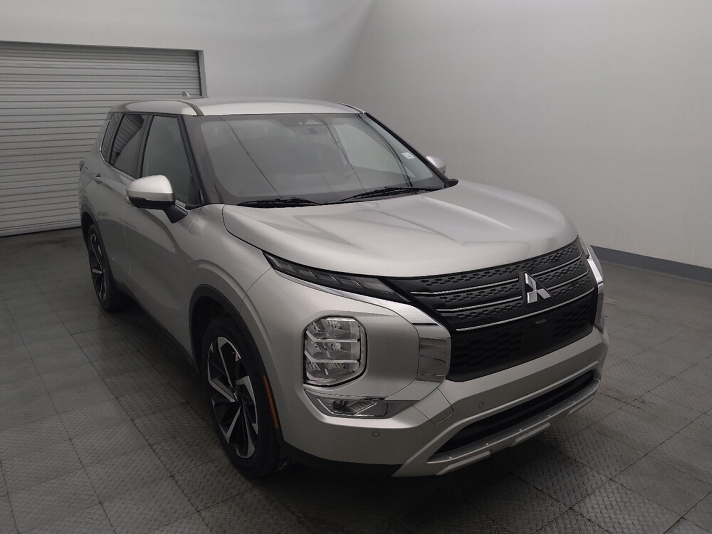 2022 Mitsubishi Outlander in Houston, TX 77060 - 18129453 13