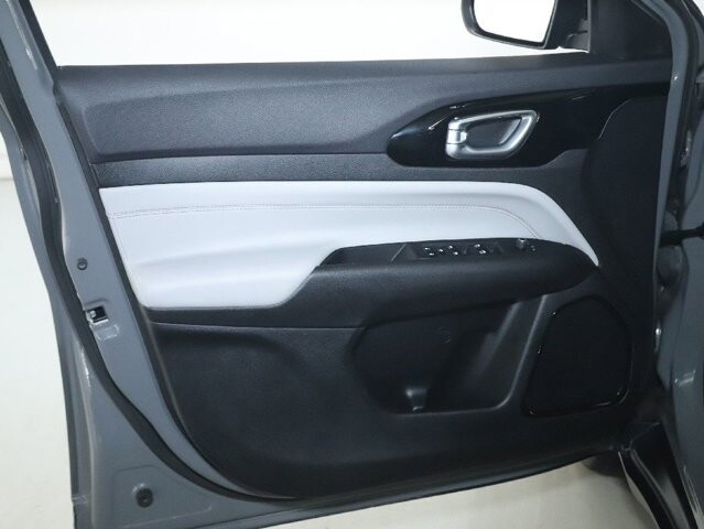 2023 Jeep Compass in Bedford, OH 44146 - 18129457 15