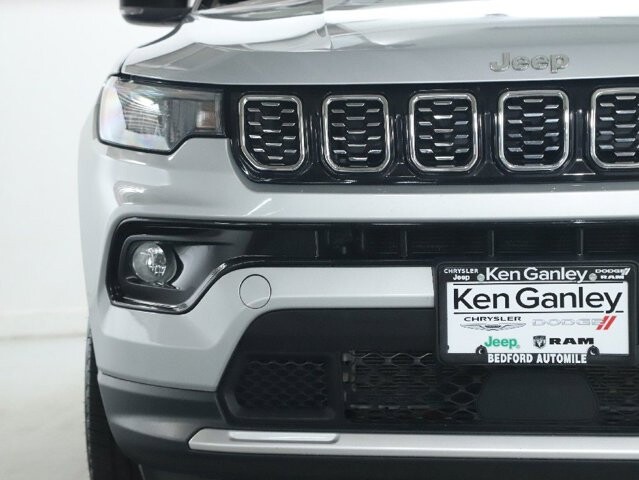 2025 Jeep Compass in Bedford, OH 44146 - 18129459 6