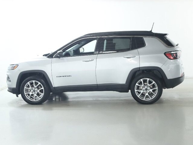 2025 Jeep Compass in Bedford, OH 44146 - 18129459 37