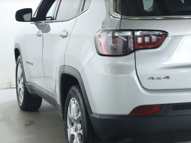 2025 Jeep Compass in Bedford, OH 44146 - 18129459 40