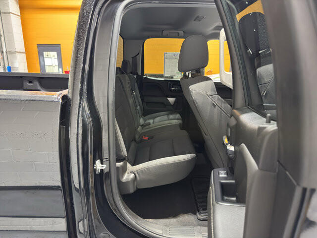 2019 Chevrolet Silverado 1500 in Burlington, WI 53105 - 18129476 18