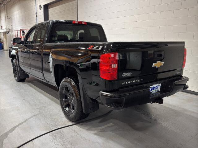 2019 Chevrolet Silverado 1500 in Burlington, WI 53105 - 18129476 3