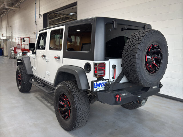 2018 Jeep Wrangler in Burlington, WI 53105 - 18129481 3