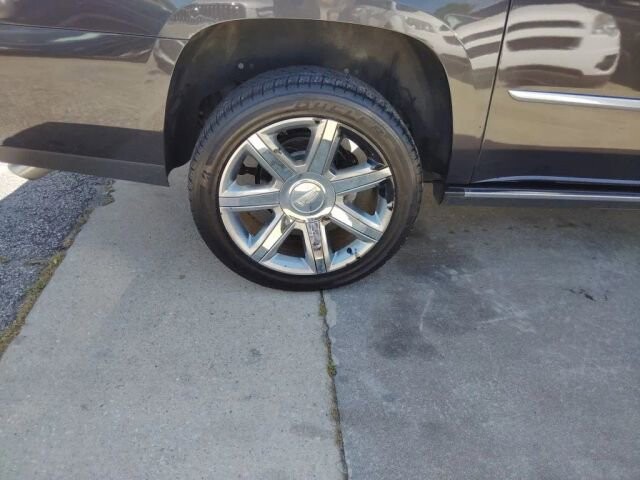 2015 Cadillac Escalade ESV in Greenville, SC 29607 - 18129494 11