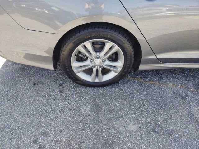 2018 Hyundai Sonata in Greenville, SC 29607 - 18129497 13