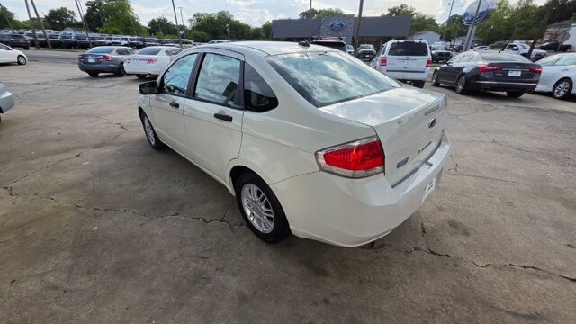 2011 Ford Focus in Cartersville, GA 30120 - 18129515 3