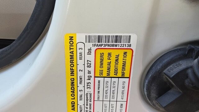 2011 Ford Focus in Cartersville, GA 30120 - 18129515 11