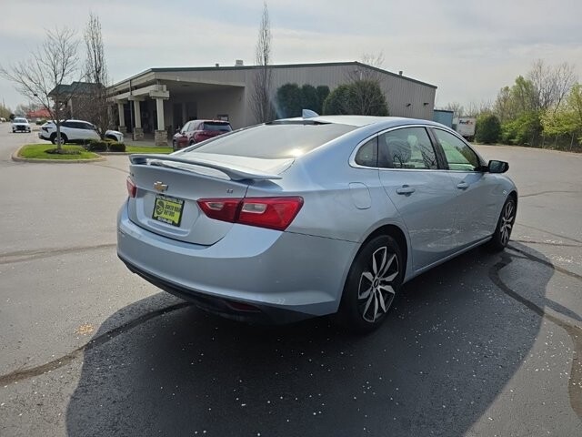 2017 Chevrolet Malibu in Marysville, OH 43040 - 18129517 9