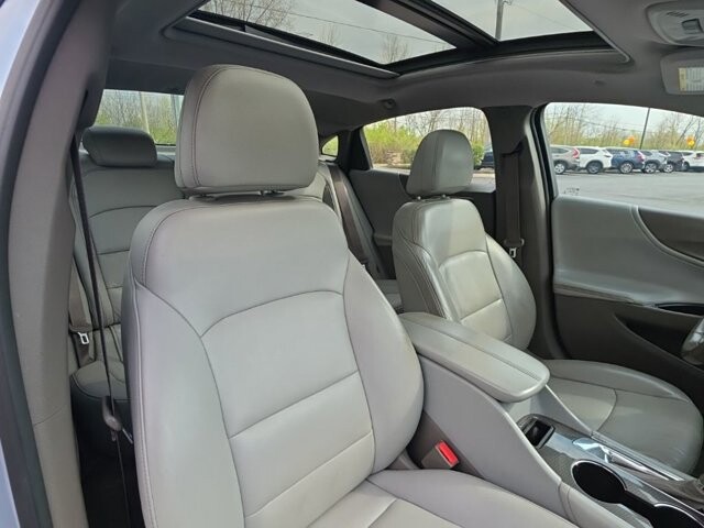 2017 Chevrolet Malibu in Marysville, OH 43040 - 18129517 46