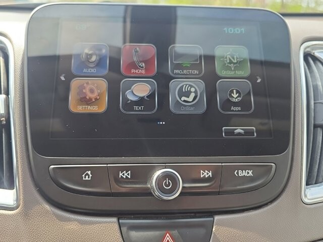 2017 Chevrolet Malibu in Marysville, OH 43040 - 18129517 26