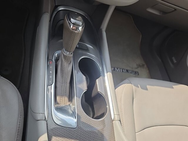 2017 Chevrolet Malibu in Marysville, OH 43040 - 18129517 32