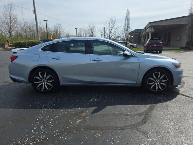 2017 Chevrolet Malibu in Marysville, OH 43040 - 18129517 10