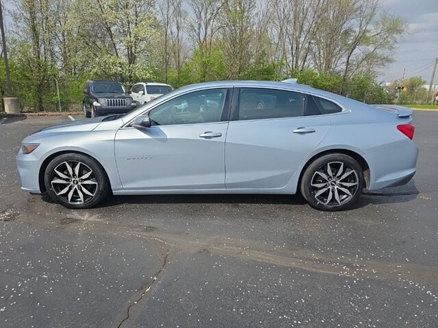 2017 Chevrolet Malibu in Marysville, OH 43040 - 18129517 4