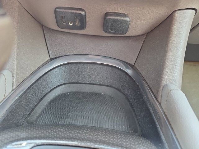 2017 Chevrolet Malibu in Marysville, OH 43040 - 18129517 31