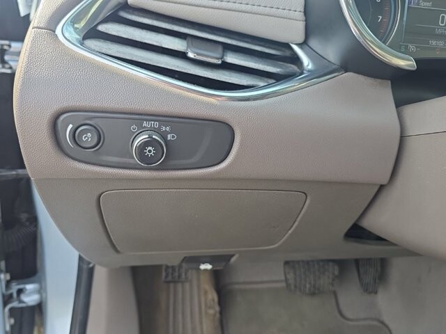 2017 Chevrolet Malibu in Marysville, OH 43040 - 18129517 18