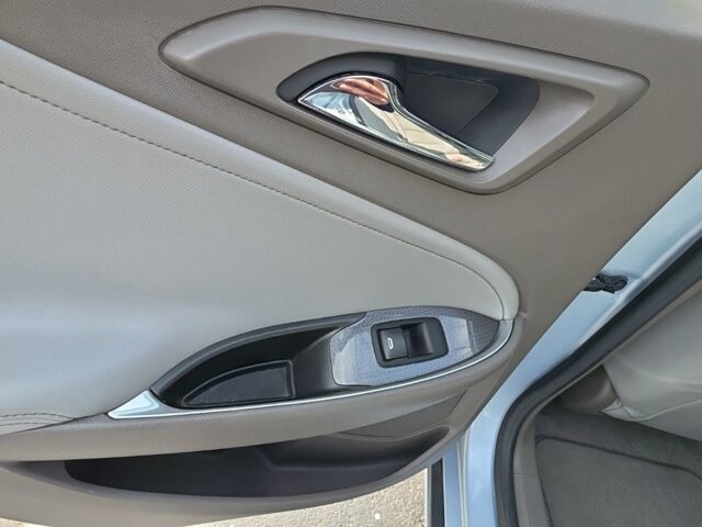 2017 Chevrolet Malibu in Marysville, OH 43040 - 18129517 36