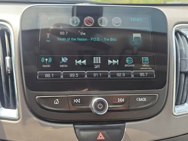 2017 Chevrolet Malibu in Marysville, OH 43040 - 18129517 25