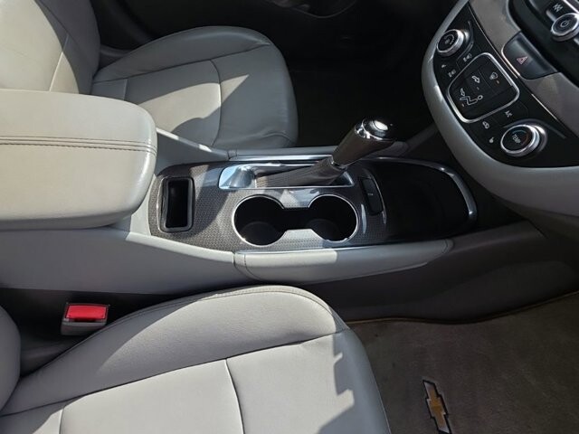 2017 Chevrolet Malibu in Marysville, OH 43040 - 18129517 49