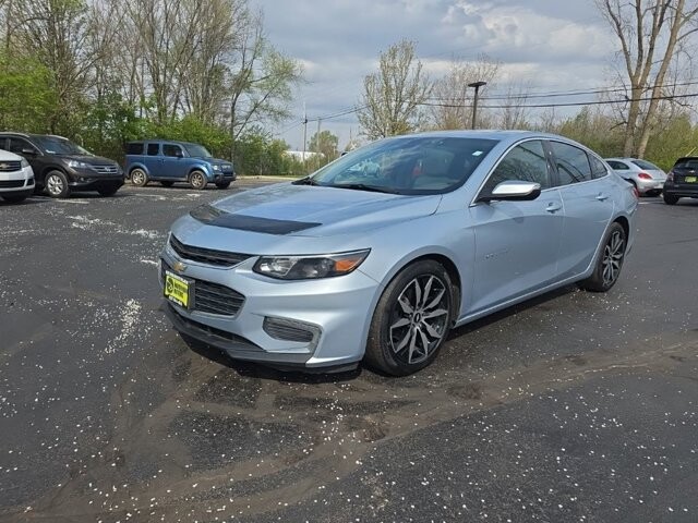 2017 Chevrolet Malibu in Marysville, OH 43040 - 18129517 3