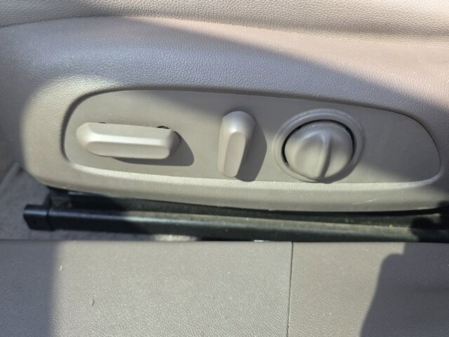 2017 Chevrolet Malibu in Marysville, OH 43040 - 18129517 17