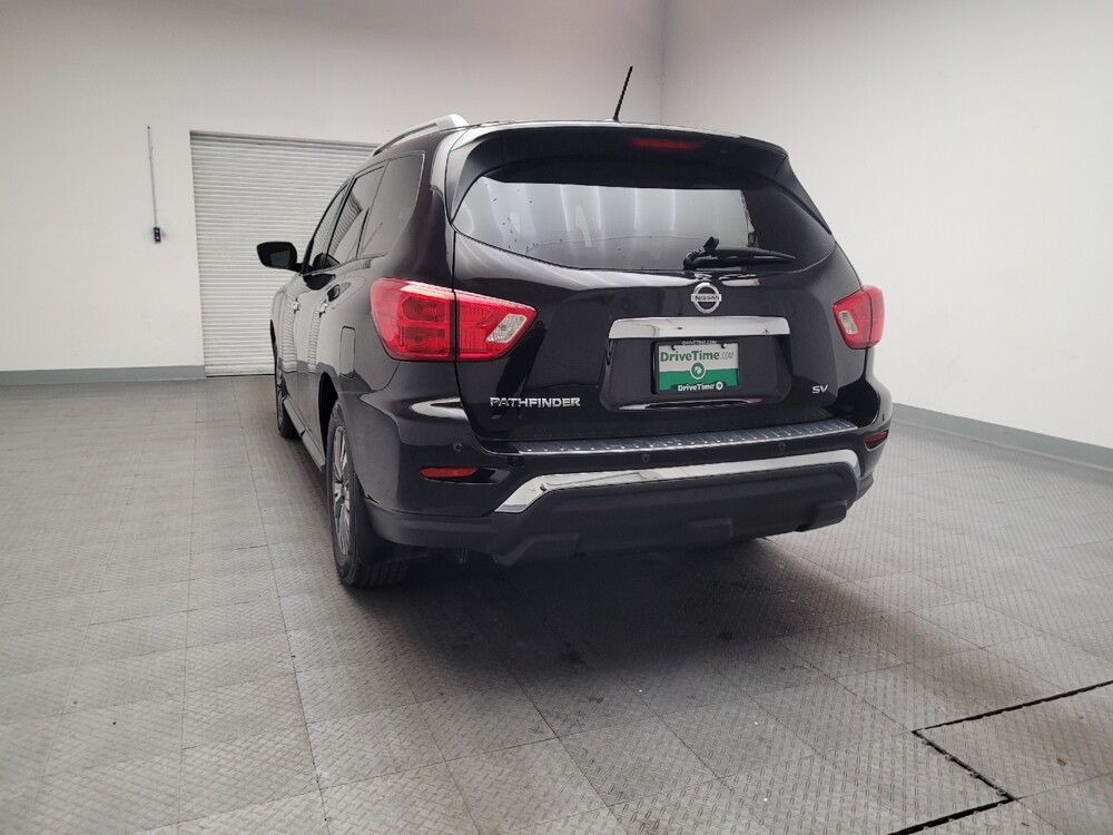 2017 Nissan Pathfinder in Fresno, CA 93726 - 18129526 6