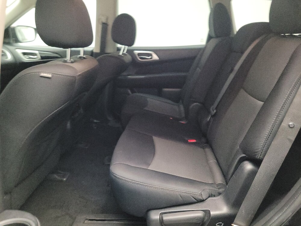 2017 Nissan Pathfinder in Fresno, CA 93726 - 18129526 18