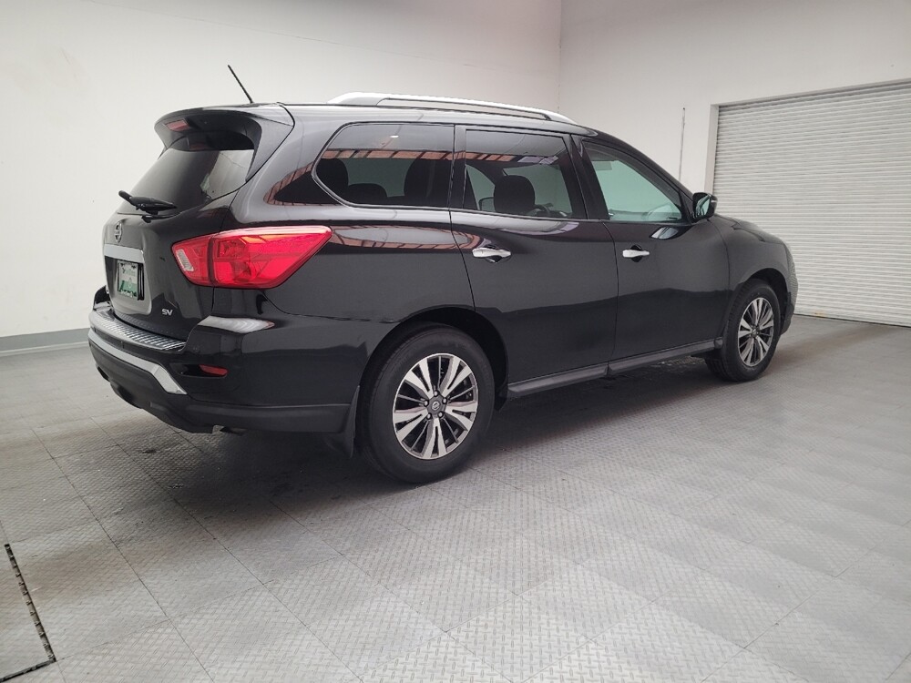 2017 Nissan Pathfinder in Fresno, CA 93726 - 18129526 10