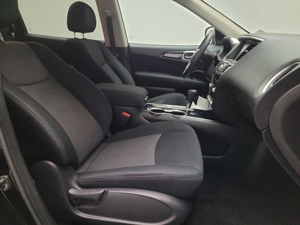 2017 Nissan Pathfinder in Fresno, CA 93726 - 18129526 21