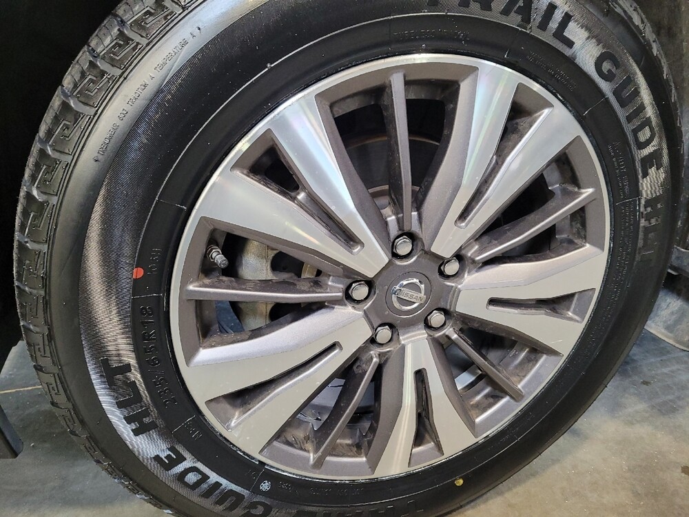 2017 Nissan Pathfinder in Fresno, CA 93726 - 18129526 31