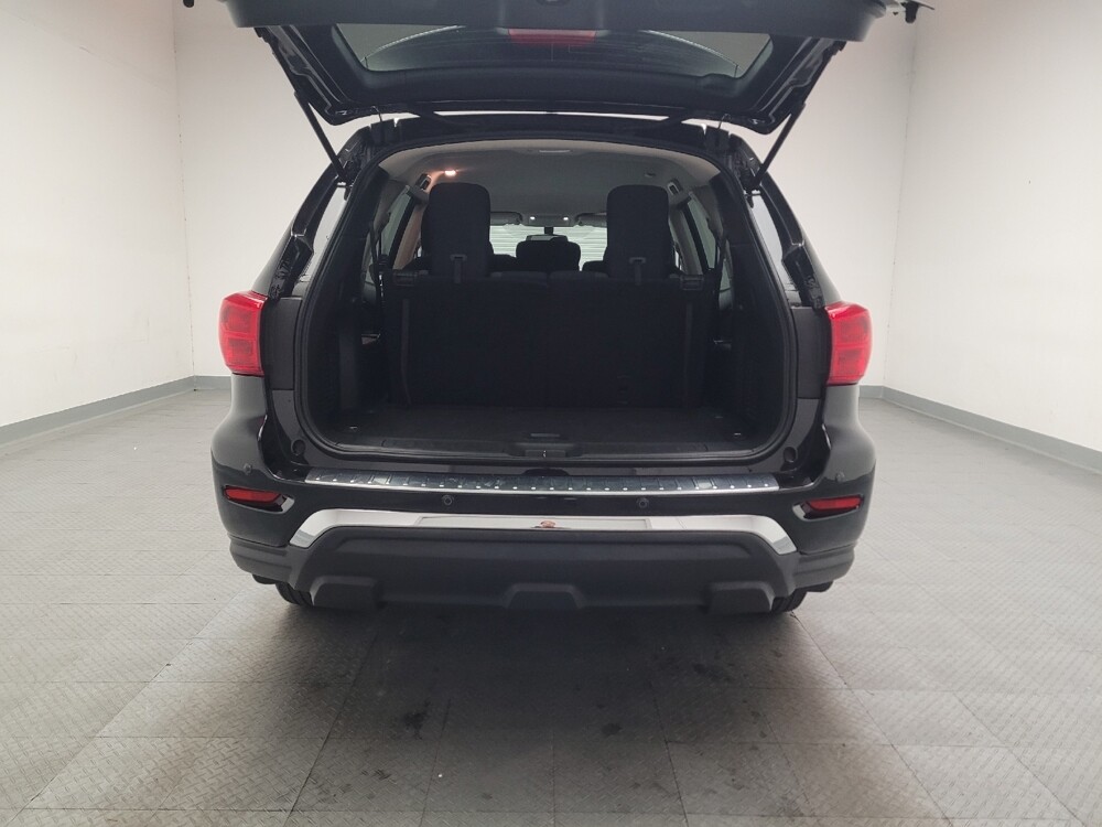 2017 Nissan Pathfinder in Fresno, CA 93726 - 18129526 29