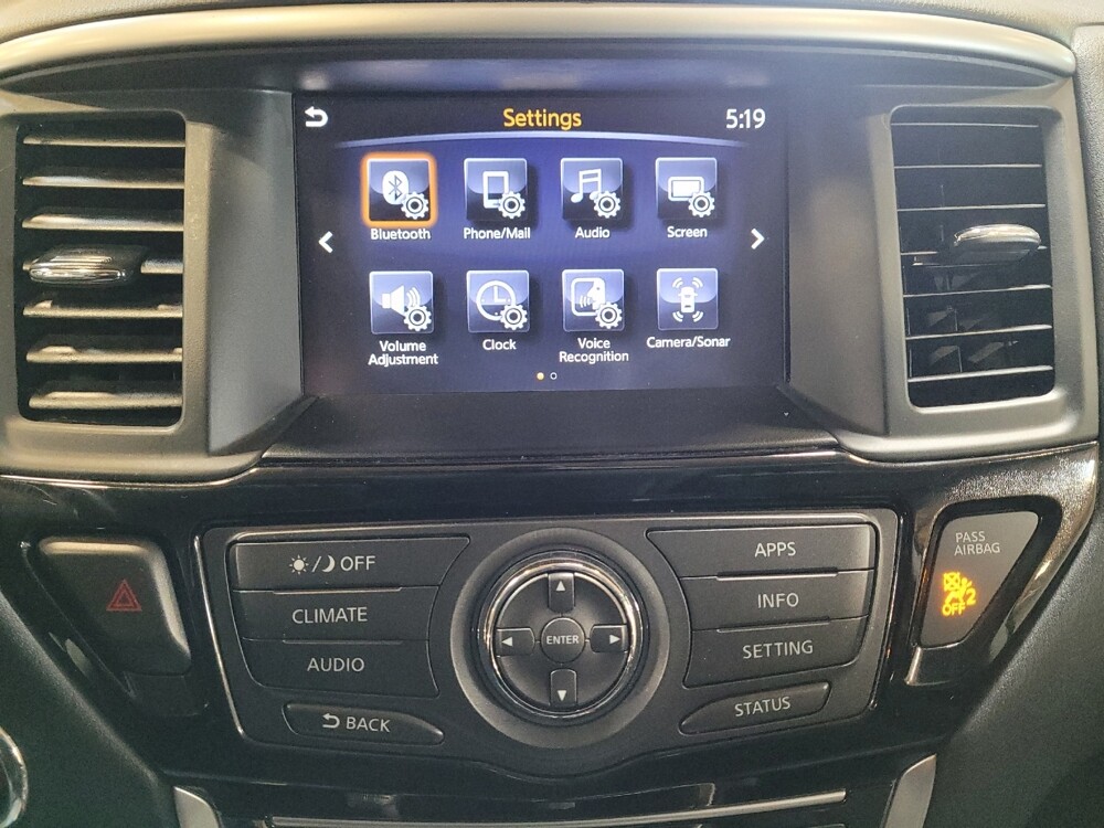 2017 Nissan Pathfinder in Fresno, CA 93726 - 18129526 25