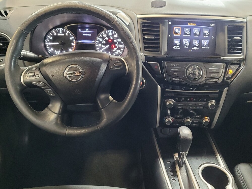 2017 Nissan Pathfinder in Fresno, CA 93726 - 18129526 22