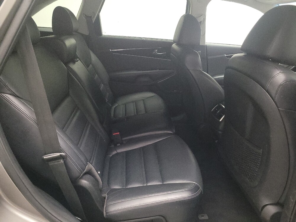 2019 Kia Sorento in Riverside, CA 92504 - 18129533 19