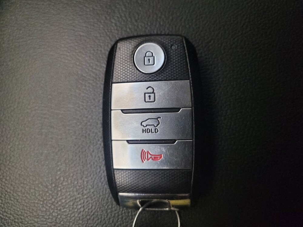 2019 Kia Sorento in Riverside, CA 92504 - 18129533 32