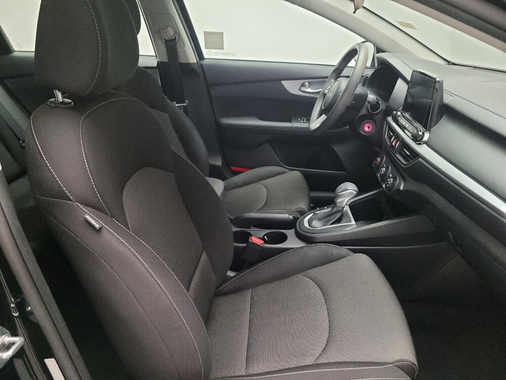 2023 Kia Forte in Downey, CA 90241 - 18129534 21