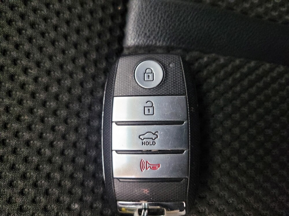 2020 Kia Optima in Downey, CA 90241 - 18129544 32