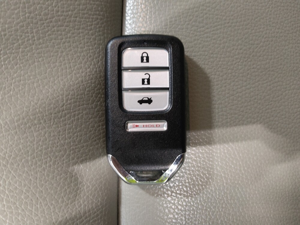 2016 Acura TLX in Columbus, OH 43231 - 18129546 32