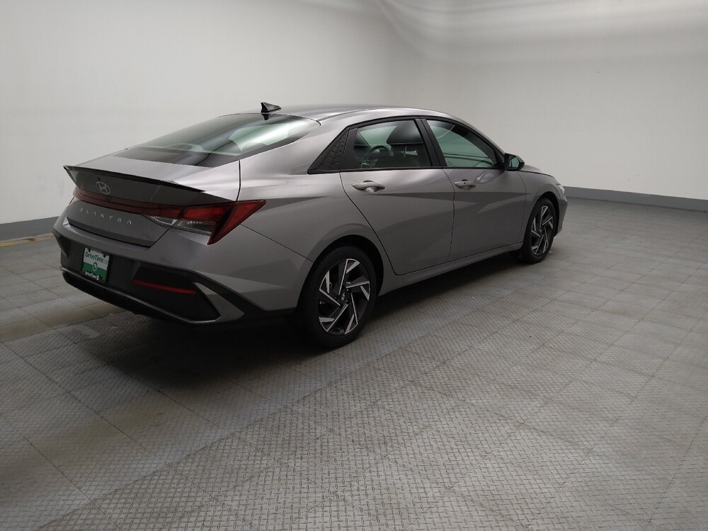 2025 Hyundai Elantra in Lombard, IL 60148 - 18129562 10