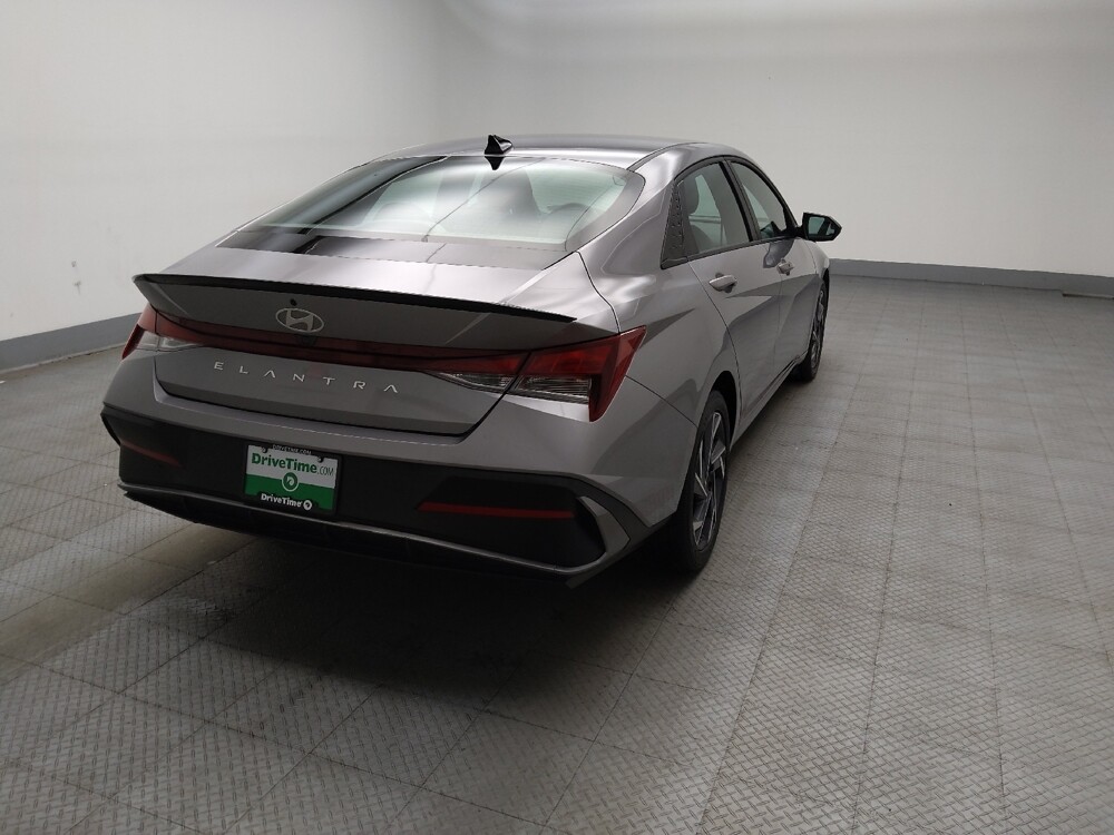 2025 Hyundai Elantra in Lombard, IL 60148 - 18129562 9