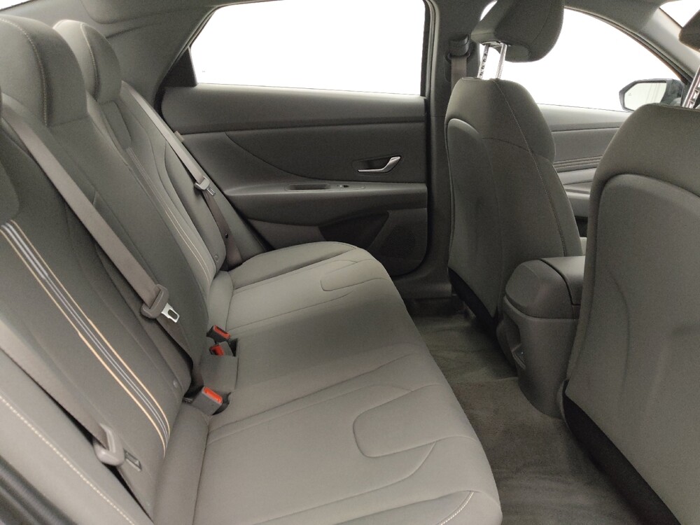 2025 Hyundai Elantra in Lombard, IL 60148 - 18129562 19