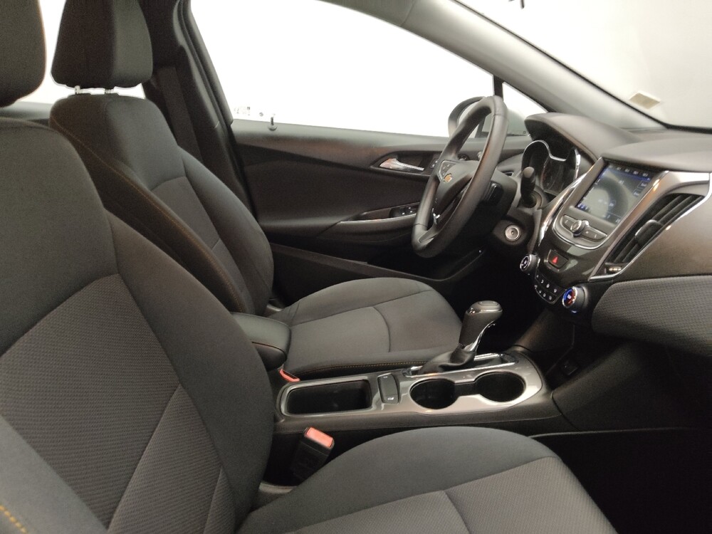 2019 Chevrolet Cruze in Oklahoma City, OK 73139 - 18129575 21