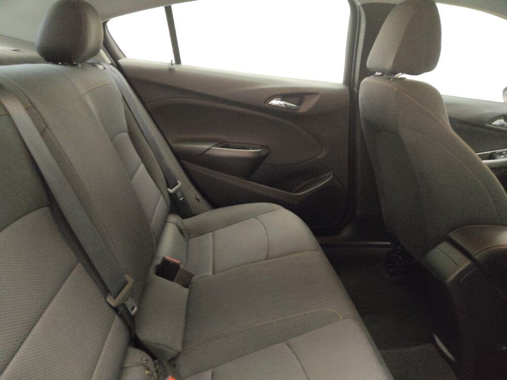 2019 Chevrolet Cruze in Oklahoma City, OK 73139 - 18129575 19