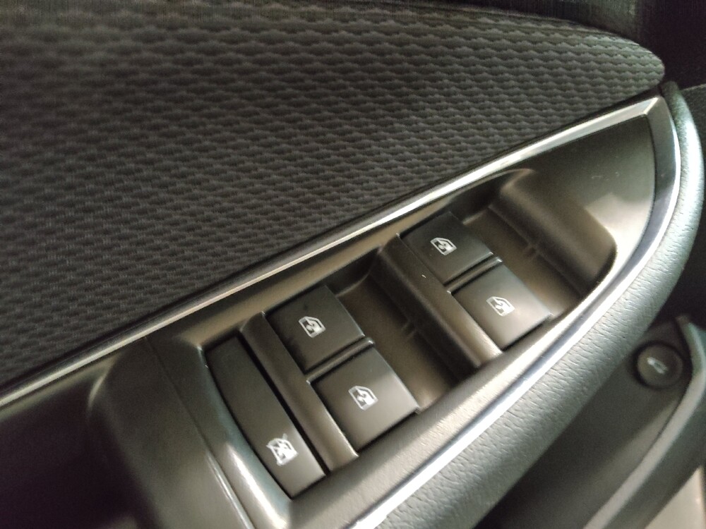 2019 Chevrolet Cruze in Oklahoma City, OK 73139 - 18129575 27