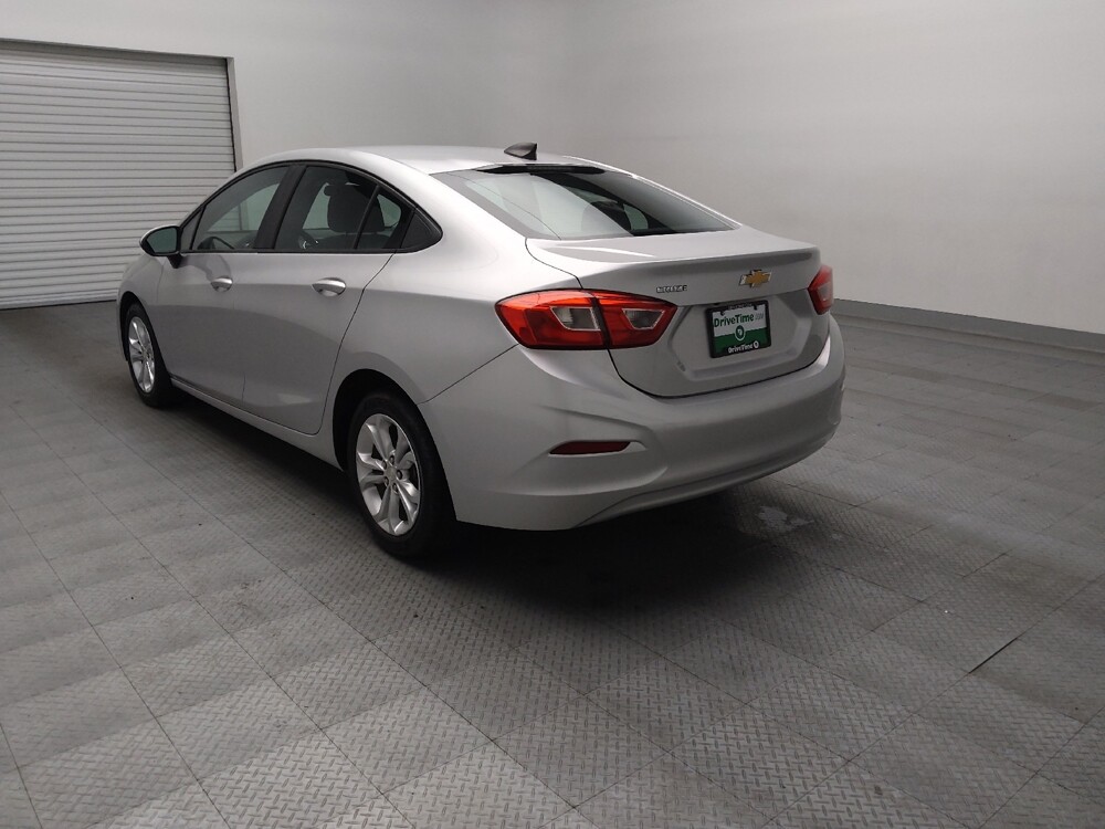 2019 Chevrolet Cruze in Oklahoma City, OK 73139 - 18129575 5