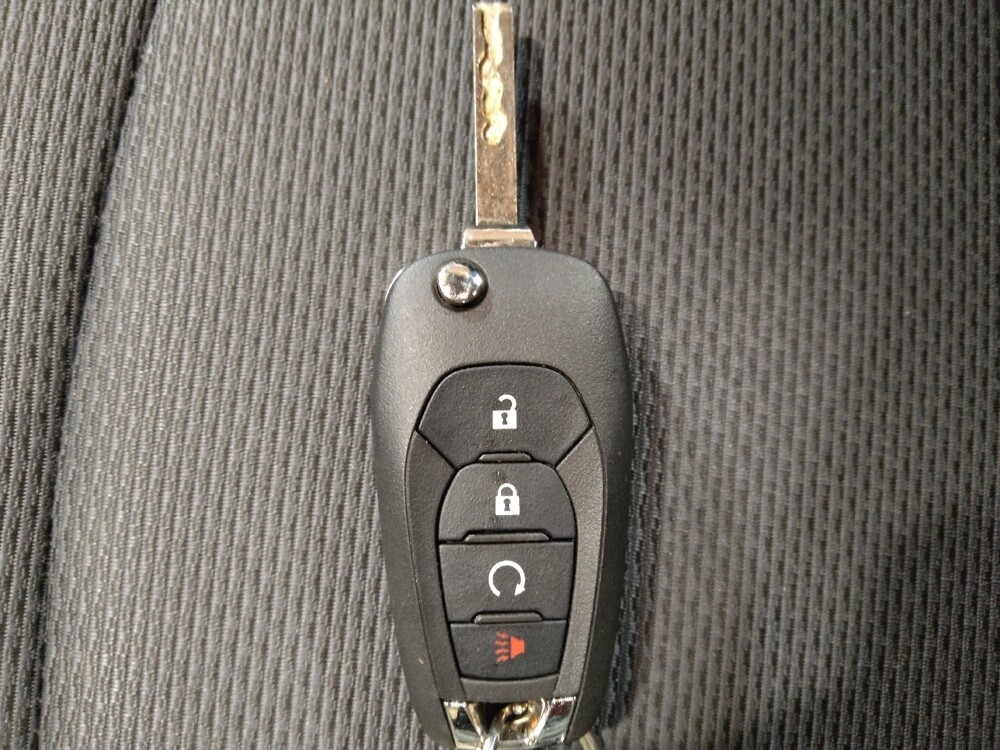 2019 Chevrolet Cruze in Oklahoma City, OK 73139 - 18129575 32