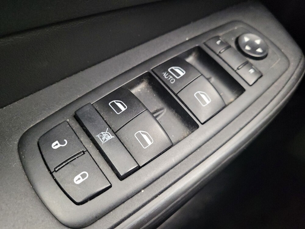 2015 Jeep Cherokee in Grand Rapids, MI 49508 - 18129576 27