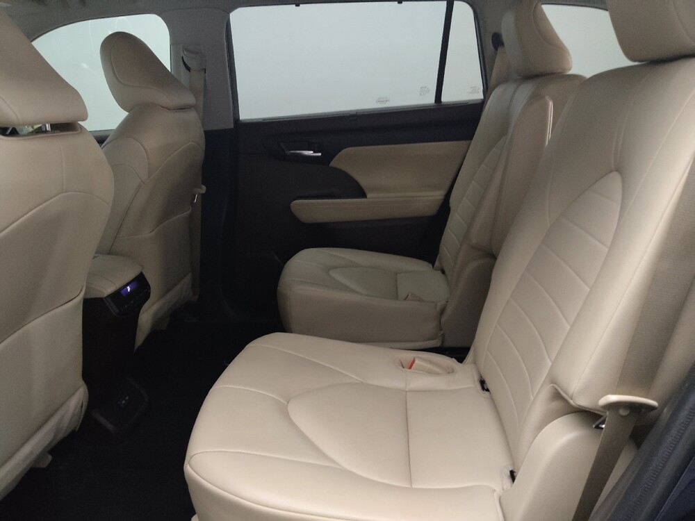 2022 Toyota Highlander in Fort Worth, TX 76116 - 18129577 18