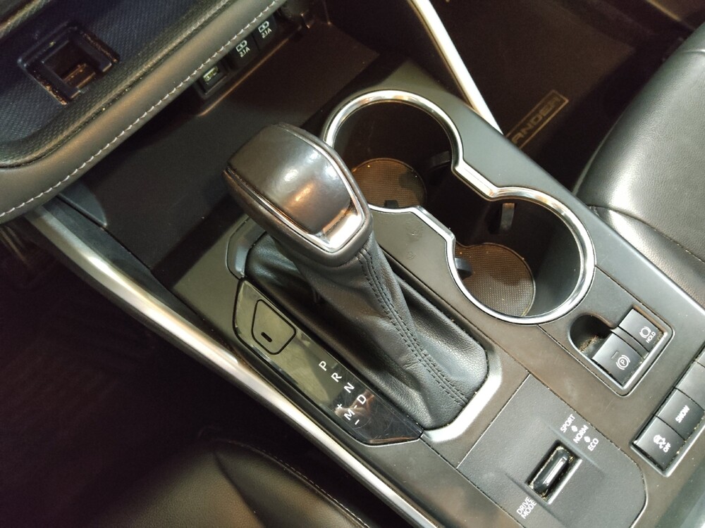 2021 Toyota Highlander in Tulsa, OK 74145 - 18129587 26