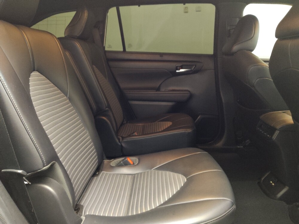 2021 Toyota Highlander in Tulsa, OK 74145 - 18129587 19